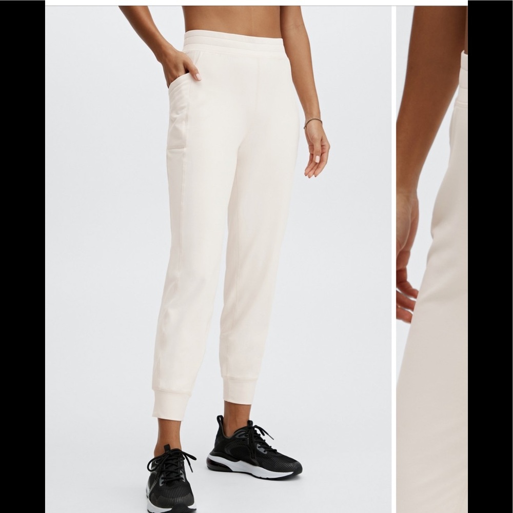 On the go cold weather jogger,M, cream,Fabletics